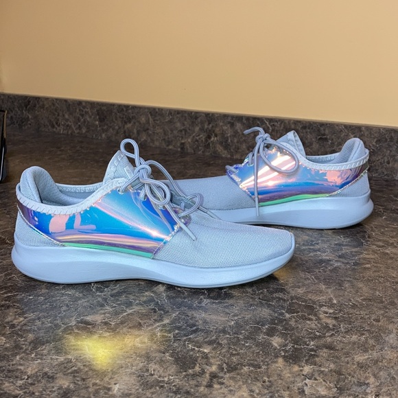 New Balance - Picture 2 of 4